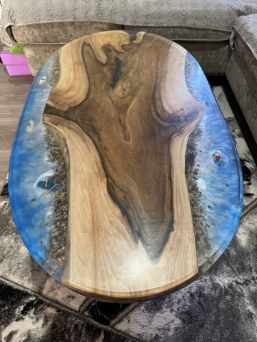 River coffee table - , epoxy